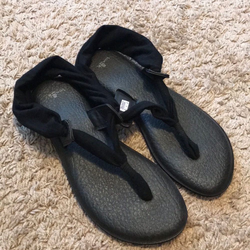 Sanuk wrap sandals size 9